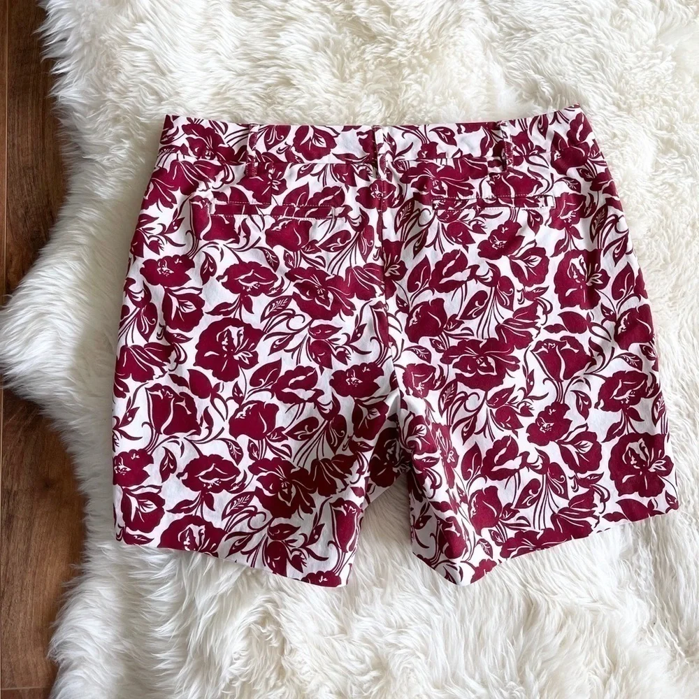 Lands End Mid Rise Floral Shorts 7” Inseam - Picture 4 of 6